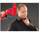 Cauet anime l\'émission C\'Cauet sur NRJ, du lundi au vendredi entre 21h et minuit.