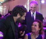 Images extraites du <em>Daily Mouloud</em> sur Canal+ le 14 mai 2011. Ici Mouloud Achour, Jacques Attali et Carole Bouquet.