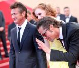 Brad Pitt, Jessica Chastain et Sean Penn à l\'occasion de la présentation de <em>The Tree of Life</em>, au 64e Festival de Cannes, le 16 mai 2011.