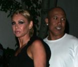 Hines Ward et sa danseuse Kym Johnson, en compagnie de Cheryl Burke en avril 2011.