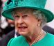 Mardi 17 mai 2011, la reine Elizabeth II entamait une visite de quatre jours en République d'Irlande, dans des conditions de sécurité drastiques, 100 ans après la dernière visite d'un monarque britannique (George V) et en vue de sceller la réconciliation du royaume et de son ancienne colonie. D'où sa tenue aux couleurs du pays hôte.