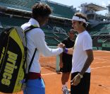 Le 17 mai 2011, Gaël Monfils et Roger Federer à l\'échauffement à la Porte d\'Auteuil.