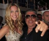 Bar Refaeli et Roberto Cavalli à l'ouverture de la boutique Roberto Cavalli à Cannes, le 18 mai 2011.