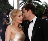 Durant la quinzaine du Festival de Cannes 2011, le glamour est au rendez-vous. Voyez la magnifique Diane Kruger et Joshua Jackson pour la première de Sleeping Beauty, le 12 mai 2011 à Cannes. 