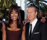 La sublime Naomi Campbell, accompagnée de son millionnaire Vladimir Doronin, a illuminé Cannes de sa grâce le 17 mai 2011, pour la première du film The Beaver. 