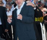 Robert de Niro et Jude Law ont bien déjeuné vendredi 20 mai avec un aïoli exécuté dans la tradition !