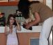 Le 16 mai 2011, Katie Holmes et Suri se font une sortie entre filles à Miami pour déguster une bonne glace !    