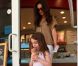 Katie Holmes et Suri s'offrent une petite balade à Miami, le 16 mai 2011