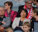 Martine Aubry et son papa Jacques Delors assistent au match PSG-Lille, dans le cadre de la 37e journée de Ligue 1 au Parc des Princes (Paris), samedi 21 mai 2011.
