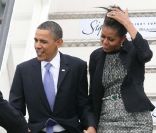 Barack et Michelle Obama arrivent à Dublin, lundi matin, le 23 mai 2011.