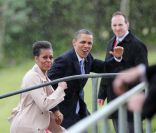 Barack et Michelle Obama au départ de Moneygall, le 23 mai 2011.