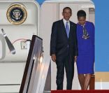 Barack et Michelle Obama arrivent à Londres, lundi soir, le 23 mai 2011.