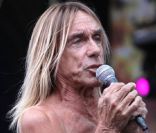 Iggy and the Stooges seront à l\'honneur pour l\'ouverture du Hellfest. Ici au Sonisphere Festival à Londres le 1er août 2010.