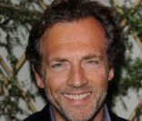 Stéphane Freiss dans le court-métrage It is Miracul\'House diffusé sur France 2.