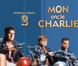 <em>Mon Oncle Charlie</em> - Charlie Sheen, Jon Cryer et Angus T. jones <br />