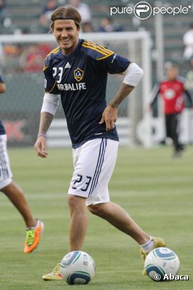 David Beckham joue avec les Galaxy contre D.C. United, à Los Angeles, le 3 juin 2011.