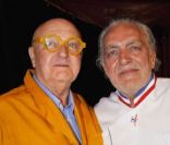 Jean-Pierre Coffe et Joel Mauvigney lors de la soirée La Charcuterie fait son cirque au Cirque Diana Moreno à Paris dans le cadre de la semaine de la charcuterie artisanale du 4 au 12 juin 2011