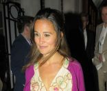 Pippa Middleton et mère Carole, à la sortie du Goring Hotel  Londres, le 7 juin 2011.