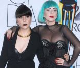 Lady Gaga et sa petite soeur Natali Germanotta, à New York, le 6 juin 2011.