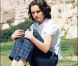 Natalie Portman en 1995 se prête au jeu des séances photos et prouve déjà sa photogénie. La star en herbe a déjà tout d'une grande et adopte un look masculin 