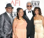 Morgan Freeman et ses enfants lors de la soirée de gala en hommage à Morgan Freeman, dans le cadre du 39e AFI, aux studios de Sony Pictures, à Los Angeles, le 9 juin 2011.