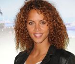 Noémie Lenoir, simple et magnifique le 9 juin 2010 au Cinéma Marignan, sur les Champs Elysées, à Paris, pour l'avant-première des Tuche