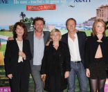 L\'équipe du film Les Tuche le 9 juin 2011 au Cinéma Marignan, sur les Champs Elysées, à Paris, pour l\'avant-première du film<br />