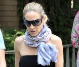 Sarah Jessica Parker rentre chez elle à West Village à New York le 10 juin 2011 après avoir rendu visite à un ami <br />
