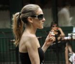Sarah Jessica Parker n\'a pas l\'air dans son assiette lorsqu\'elle rentre chez elle à West Village à New York le 10 juin 2011 après avoir rendu visite à un ami <br />