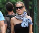 Sarah Jessica Parker rentre chez elle à West Village à New York le 10 juin 2011 après avoir rendu visite à un ami <br />
