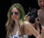 Avril Lavigne en vacances avec son frère et des amis aux Bahamas le 27 mai 2011