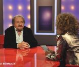 Richard Anthony, sur le plateau de Vie Privée, Vie Publique, sur France 3, en octobre 2010.