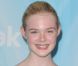 Elle Fanning lors des Women in Film Awards 2011, dans l'enceinte du Beverly Hilton Hotel de Los Angeles, le 16 juin 2011.