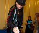 Carlos Santana signe son étoile pour le Walk Of Fame de Moscou le 16 juin 2011.