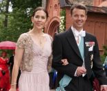 La princesse Mary et le prince Frederik de Danemark assistaient, le 18 juin 2011, au mariage religieux de la princesse Nathalie de Sayn-Wittgenstein-Berleburg et d'Alexander Johanssmann, en l'église protestante de Bad Berleburg, en Allemagne.