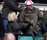 Très proche de son cousin Harry, Zara Phillips (photo : ensemble le 26 février 2011 à Twickenham pour encourager le XV de la Rose) ne veut pas voir sa girlfriend épisodique Chelsy Davy à son mariage avec Mike Tindall, le 30 juillet 2011 à Edimbourg. Elle a l'intention de lui présenter d'autres personnes !