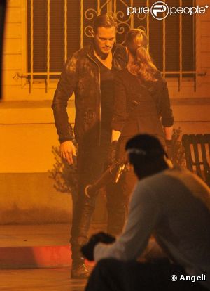Alexander Skarsgard et Kristin Bauer sur tournage de  True Blood , saison 4, à La Puente, le 9 juin 2011.