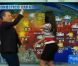 Tom Hanks présentant la météo dans l'émission Despierta America sur la chaîne Univison, le 21 juin 2011.