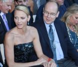 Charlene Wittstock est folle amoureuse de son prince Albert. Le couple se dira oui les 1 et 2 juillet prochain. 