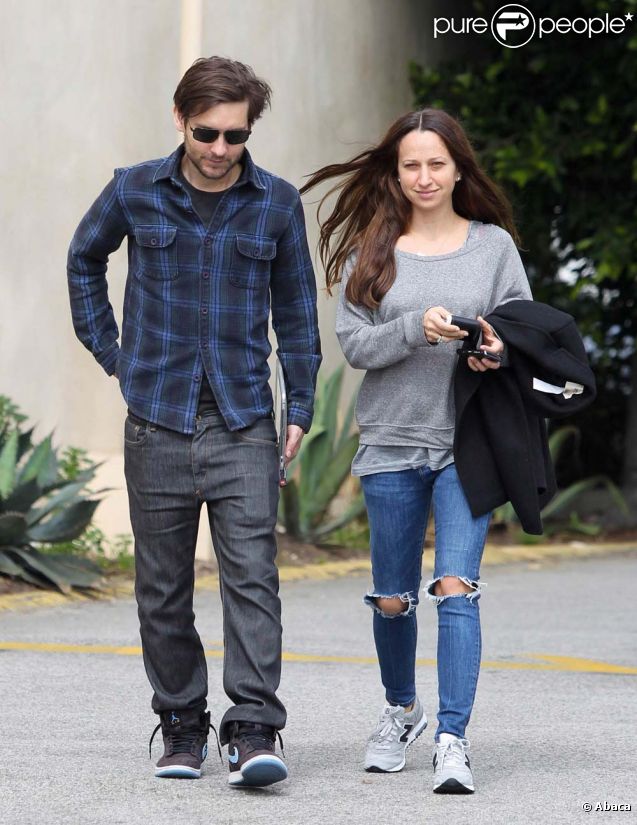 Tobey Maguire et Jennifer Meyer, à Los Angeles, le 12 mars 2010. 
