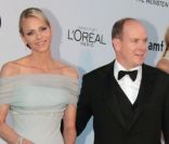 Le prince Albert II de Monaco et Charlene Wittstock lors de la soirée de l'Amfar au 64e Festival de Cannes en mai 2011  