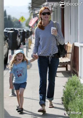 Marcia Cross accompagnée d'Eden, en plein shopping à Brentwood, Los Angeles, le 23 juin 2011.