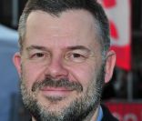 Eric Naulleau ne sera plus sur le plateau de On n'est pas couché à la rentrée. Eric Zemmour et lui même seront remplacés par Audrey Pulvar et Natacha Polony.
