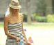 Karolina Kurkova et son fils Tobin dans un parc de New York le 26 juin 2011