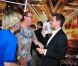 La finale de X Factor a vu la victoire surprise de Matthew Raymond-Barker sur Marina D'Amico. L'Anglais, quelques instants après son sacre, savoure en retrouvant ses parents, venus spécialement. 