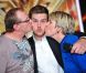 La finale de X Factor a vu la victoire surprise de Matthew Raymond-Barker sur Marina D'Amico. L'Anglais, quelques instants après son sacre, savoure en retrouvant ses parents, venus spécialement. 