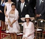Stéphanie et Caroline de Monaco au premier plan, Charlotte, Andra et Pierre Casiraghi au second plan lors de la cérémonie religieuse  du mariage du prince Albert et de Charlene Wittstock, à Monaco, le 2  juillet 2011
