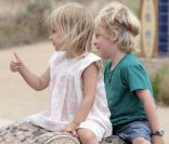 <span class=standardtextnolink>Tori Spelling, enceinte de son troisième enfant et son mari Dean McDermott ont emmené leurs enfants Liam et Stella au parc à Los Angeles, le 3 juillet 2011. </span>