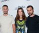 Laetitia Casta, avec les réalisateurs Pascal Sid et Julien Lacombe, lors de l'avant-première de Derrière les murs à Paris le 4 juillet 2011, dans le cadre du Festival Paris Cinéma