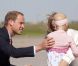  La rencontre avec Diamond Marshall, une fillette de 6 ans atteinte d'un cancer qui s'est jetée dans ses bras sur le tarmac de l'aroport de Calgary, a été un moment intense pour Kate Middleton. 
 William et Kate, Royal Tour au Canada, jour 8 (jeudi 7 juillet 2011). Pour l'avant-dernier jour de leur visite officielle, le prince William et son épouse la duchesse Catherine de Cambridge ont rallié Calgary, leur dernière étape au Canada avant un déplacement de trois jours à Los Angeles. 